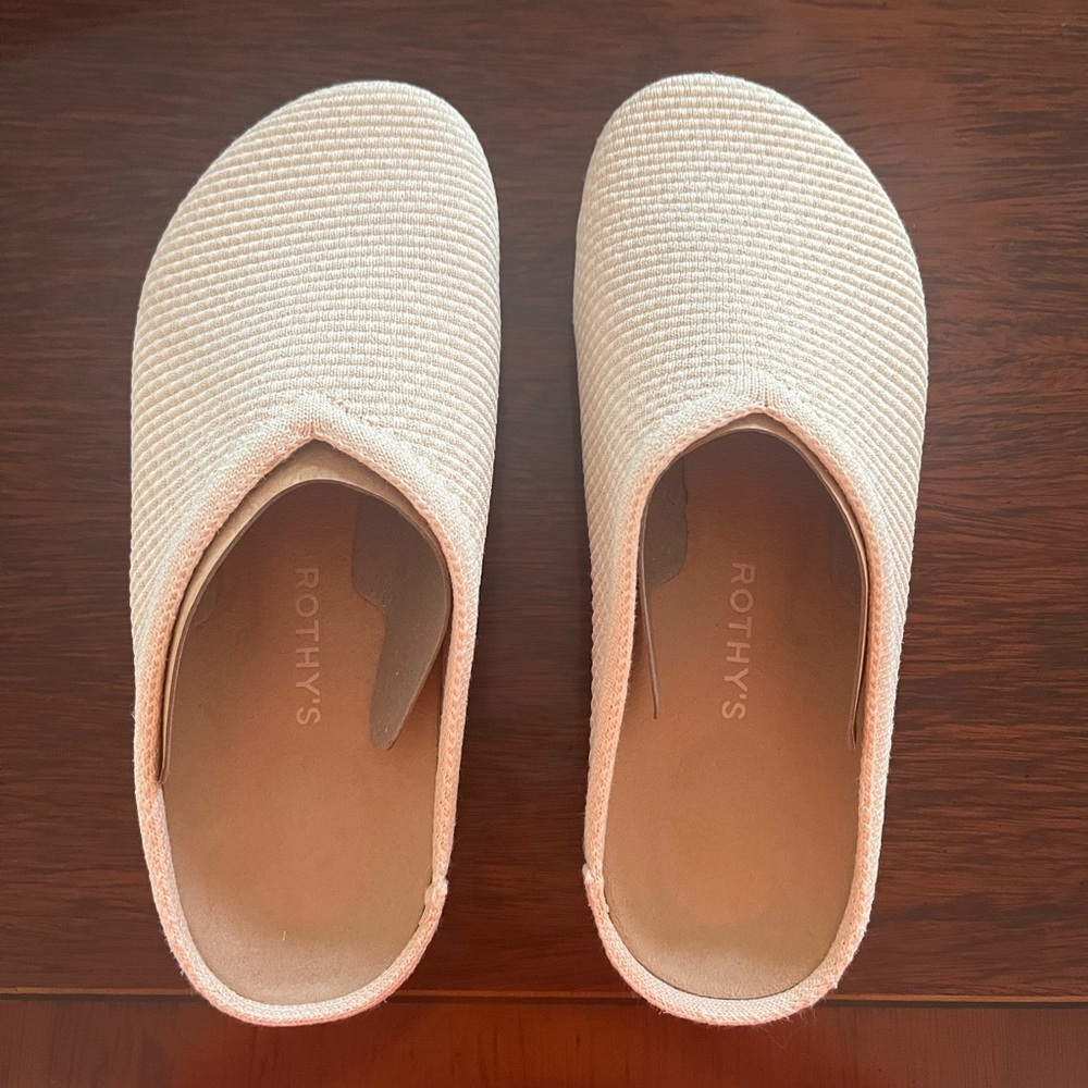 NWT - Rothy’s Casual Clogs - Ivory (coconut) - never worn, in box. Size 10.